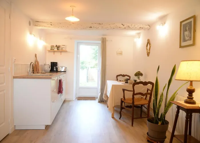 Studio Renove Calme Avec Exterieur Proche Rennes